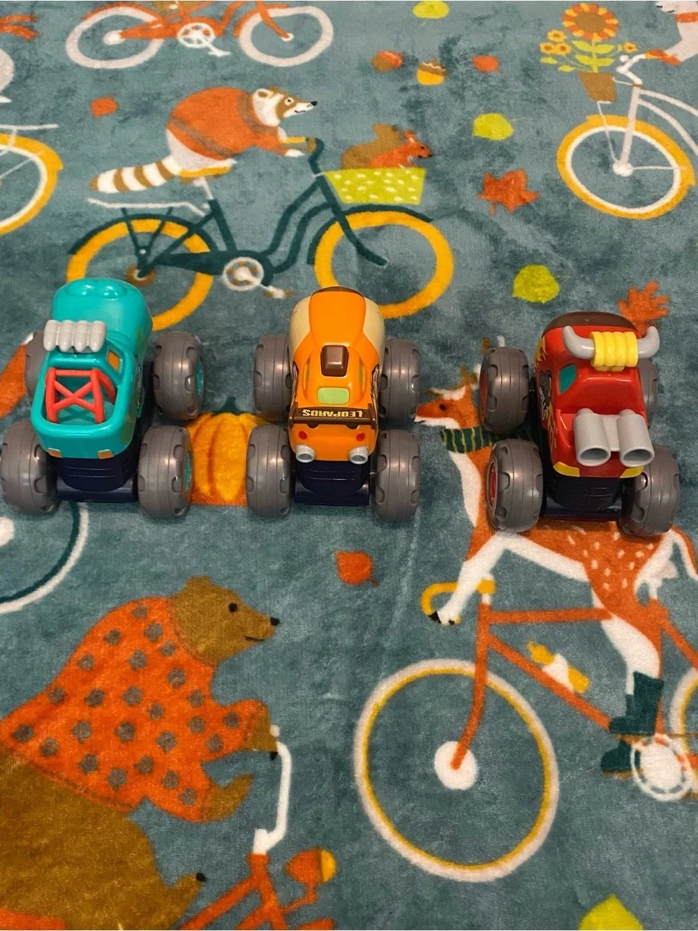 Crocodile/Leopard/Bull Pull Back Motor Monster Trucks Toy Cars Set - 3 Pack